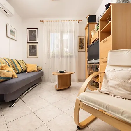 Apartment Lu By El-pi Tours