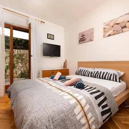 Apartment Lu By El-pi Tours