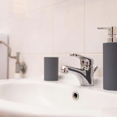 Lu By El-pi Tours דירה