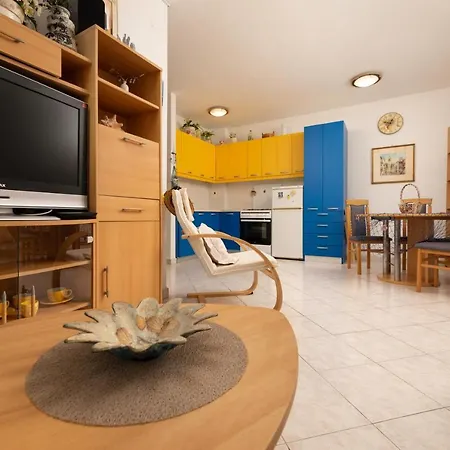 Lu By El-pi Tours Apartman Malinska