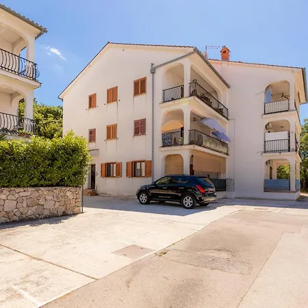 Lu By El-pi Tours Apartman *