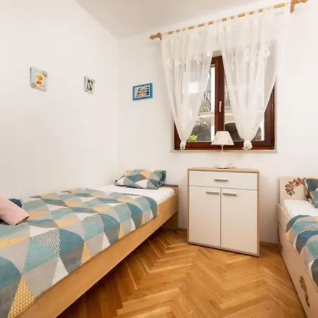 Apartman Lu By El-pi Tours